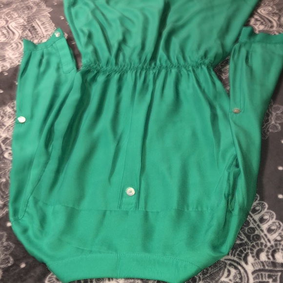 Long sleeve green short dress - Picture 3 of 3